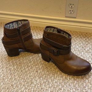 roxy mini boots